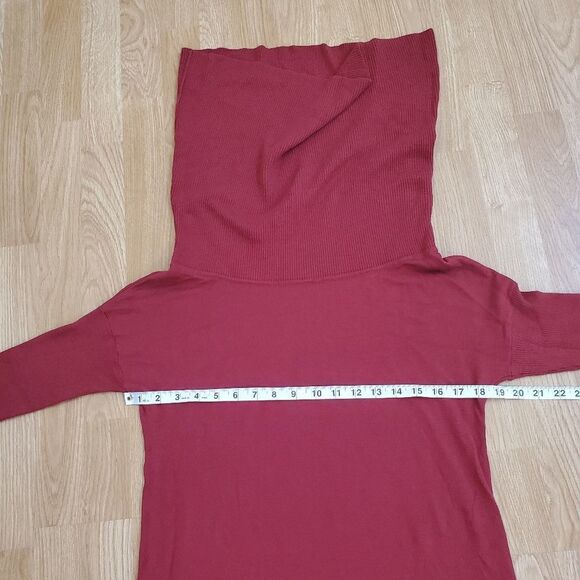 Caslon Side Slit Convertible Cowl Neck Tunic size Medium in Red - Picture 10 of 12